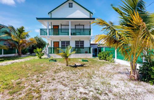 Caye Caulker House | Roughrider Inn
