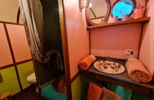 Saint-Sulpice-de-Faleyrens Bed & Breakfast | Roulotte d'Aquitaine