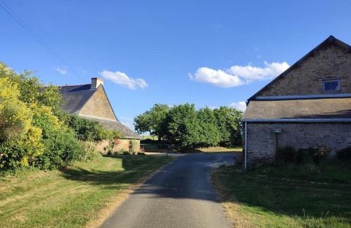 Le Louroux-Beconnais House | Roulotte équipée - Gite La Pâquerie