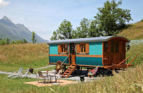 Luz-Saint-Sauveur House | Roulottes Montagne Pyrenees