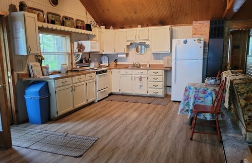 Aitkin House | Round Lake - Beautiful Views - Small Mouth/Walleye Fishing!