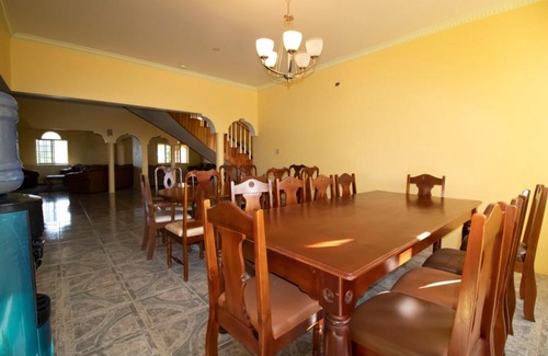 Saint Margarets Bay House | Round View Guest House