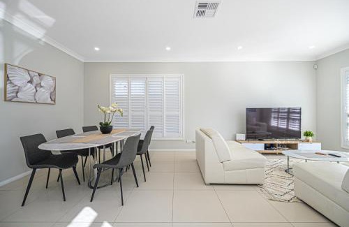 Rouse Hill House | Rousehill Sweet Spacious 4BR Quiet House