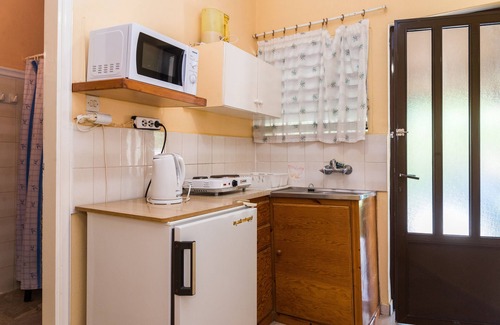 Porto Koukla House | Roussa's Studios and Apartments