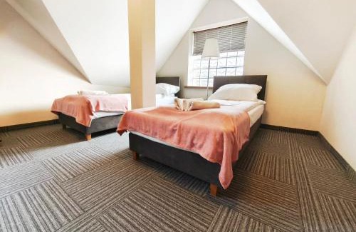 Zgierz Hotel | Route One - Restauracja & Pokoje Hotelowe