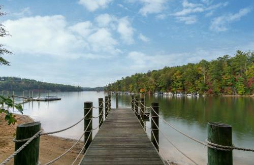 Nebo House | Row House Lakefront Luxury, Gas Grill, Fire Pit & Private Dock on Lake!