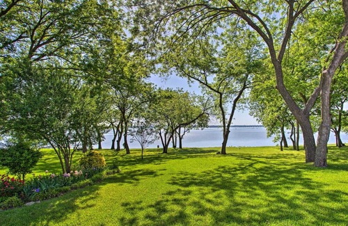 Rowlett House | Rowlett Escape with Fire Pit and Lake Views
