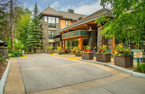 Banff Hotel | Royal Canadian Lodge