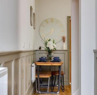 Chester Apartment | Royal Chester Retreat - Rose Platinum Properties