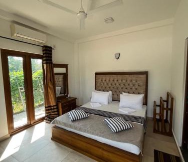 Thalawatugoda Hotel | Royal Crown Residency Hotel