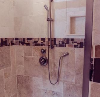 Jack's Hill Apartment | Royal Deluxe at dillsbury