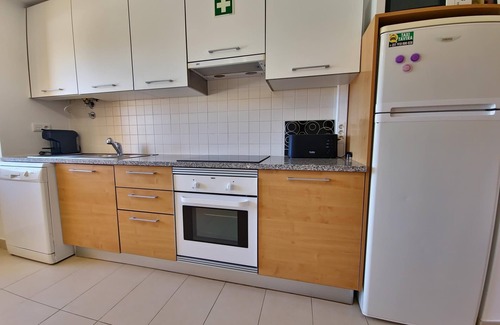 Canada Apartment | Royal Garden Apartment T2 by YHA