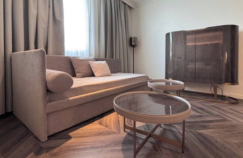 Assago Hotel | Royal Garden Hotel