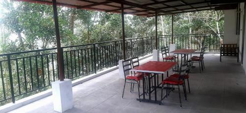 Valparai House | ROYAL GRAND Homestay & Resort