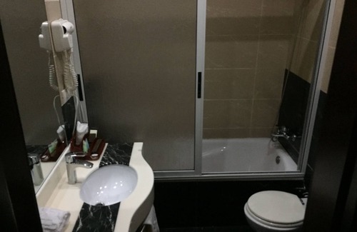 Monrovia Hotel | Royal Grand Hotel