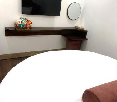 Hanoi Hotel | Royal Hotel Sài Đồng - Long Biên