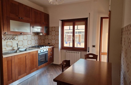 Civitavecchia Apartment | ROYAL HOUSE APPARTMENT DELUXE close to the main services and the sea.