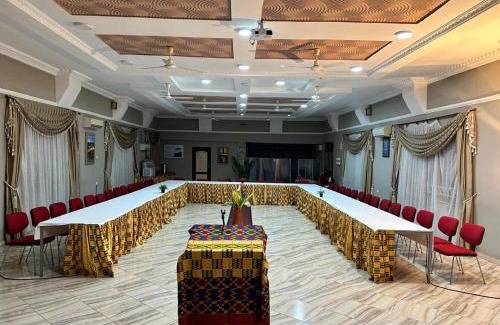 Nungua Hotel | Royal Lee's Hotel