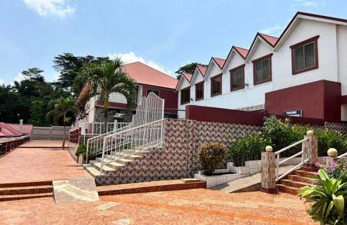 Nungua Hotel | Royal Lee's Hotel