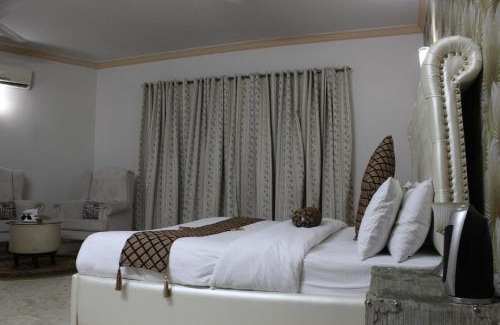 F-6 Sector House | Royal Luxus Guest House
