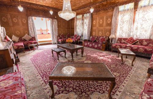 Dal Lake Hotel | Royal Mumtaz Grp 蒙達斯集團