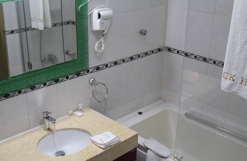 Nungua Hotel | Royal Nick Hotel