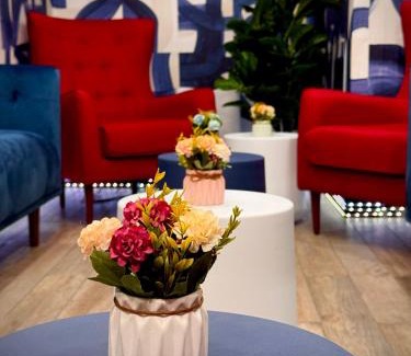Cabbagetown South Hotel | Royal Oak Inn