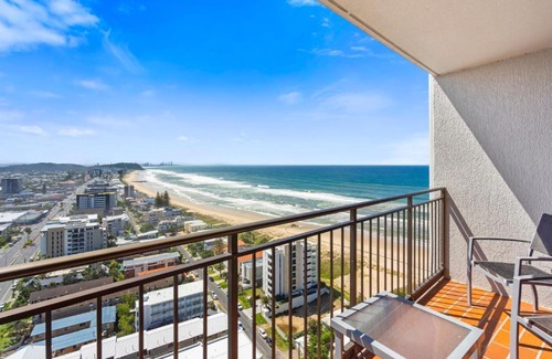 Palm Beach Apartment | Royal Palms 24 F