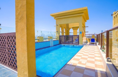 Naif House | Royal reflections king stay