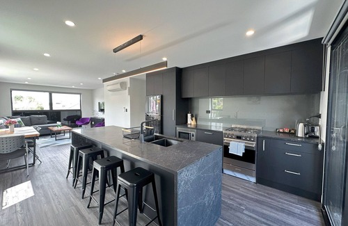 Royal Oak House | Royal Residency - 4BR Luxury Apartment