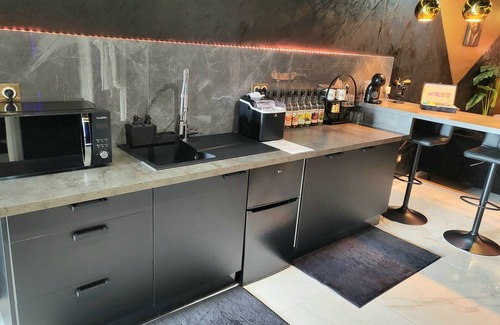 Beaucroissant Apartment | Royal Room-Suite-Royal-Ensuite-Terrace