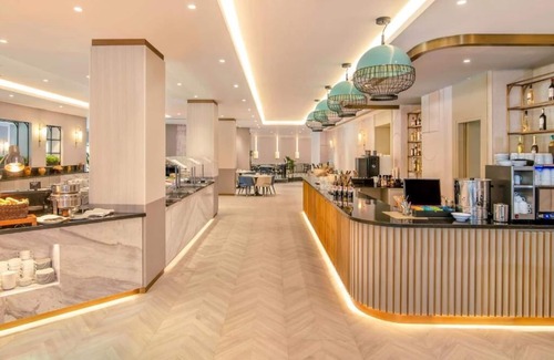 Al Zahiyah Apartment | Royal Suite Near Formal Park By Luxury Bookings