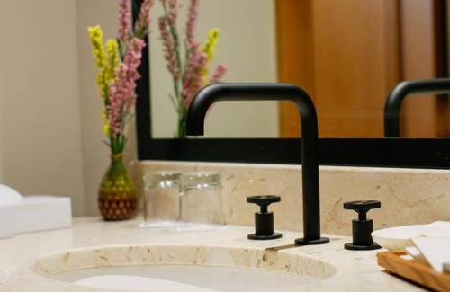 Jumeira 1 Hotel | Royal Suite Near Palm Strip Mall By Luxury Bookings