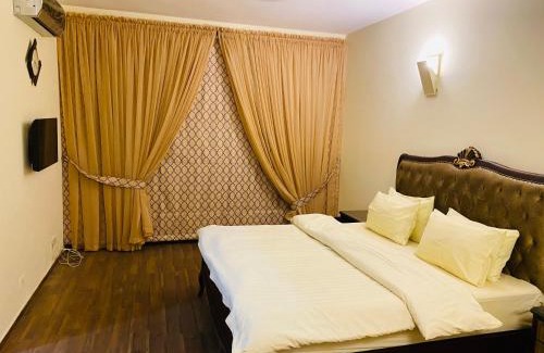 Gulberg Apartment | Royal Two Bed Luxury Apartment Gulberg