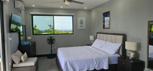 Runaway Bay Apartment | Royale Escape