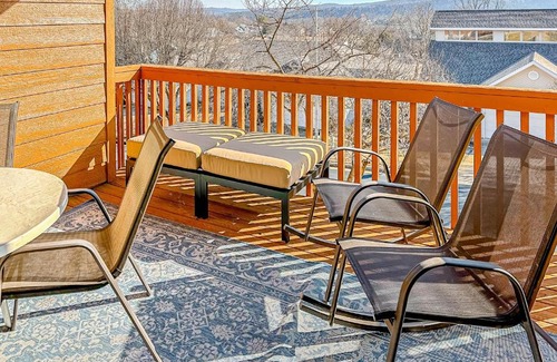 Table Rock Apartment | Royale Retreat
