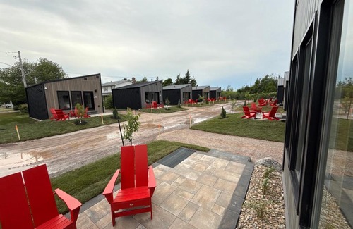 Charlottetown Hotel | Royalty Maples Motel & Cottages