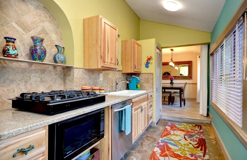 Indian Beach Sapphire Shores Apartment | ROYS PLACE Romantic/Private Near Downtown and Beaches. Private Heated Pool!