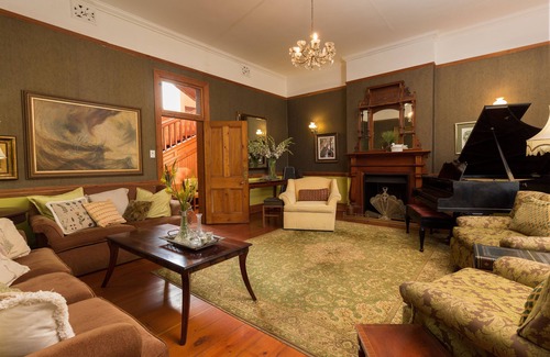 Port Shepstone Bed & Breakfast | Royston Hall Guesthouse