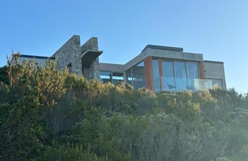 Herolds Bay Villa | RRoar George