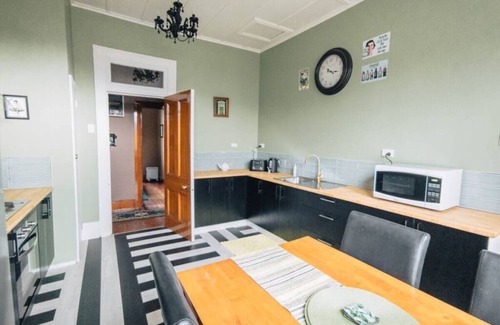 Owhango Apartment | Ruapehu's splendid OLD POST OFFICE 2-4 Bdr self-contained East Wing