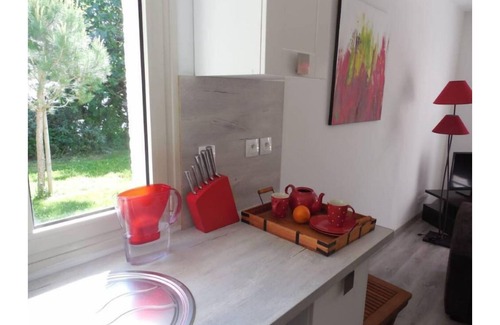 Amboise Cottage | "RUBIS COTTAGE"., CLOS SAINT DENIS COTTAGE.