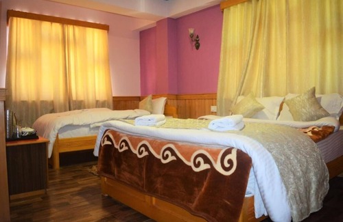Lachung Hotel | Rufina Lachung De'Crown