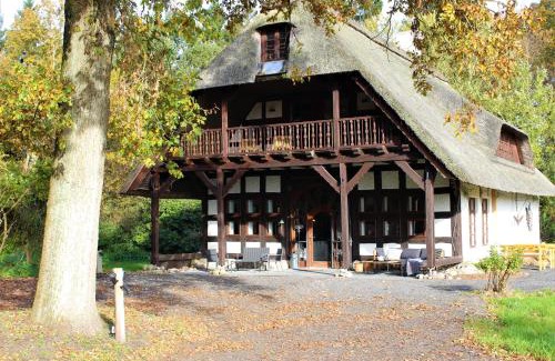Gnarrenburg House | Ruhe unter Reet-Haus mit Sauna, Whirlpool und Kamin