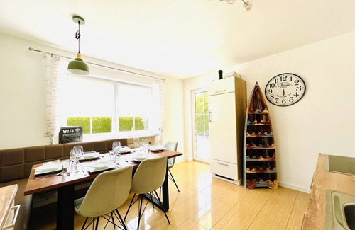 Gebrazhofen Apartment | Ruhige 100qm Fewo mit Großer Terrasse und Garten Zwischen Berge und Bodensee