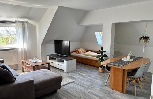 Bad Meinberg Apartment | Ruhige Ferienwohnung mit Waldblick