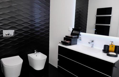 Aveiro House | Ruhiges Modernes Haus Parkplatz WLAN Whirlpool