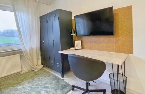 Esborn Apartment | Ruhiges Naturparadies für 4 mit Küche Schreibtisch und Boxbett