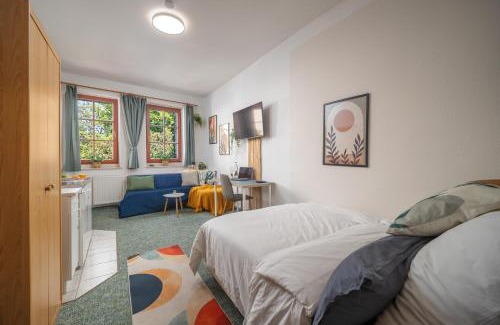 Domviertel Apartment | Ruhiges Studio in Altstadt mit Gartenblick & Sofa