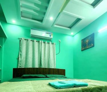 Tirupati Apartment | Ruhithahomestay- AC ROOMS-FREE WIFI- ANDROID TV - NEAR TO ALIPIRI- DOOR SERVICE